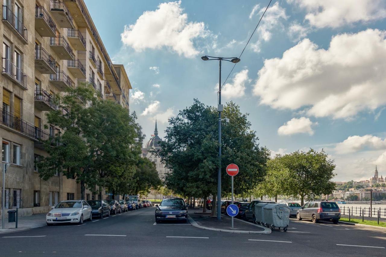 Riverbank Apartment At Parliament Budapest Exterior photo