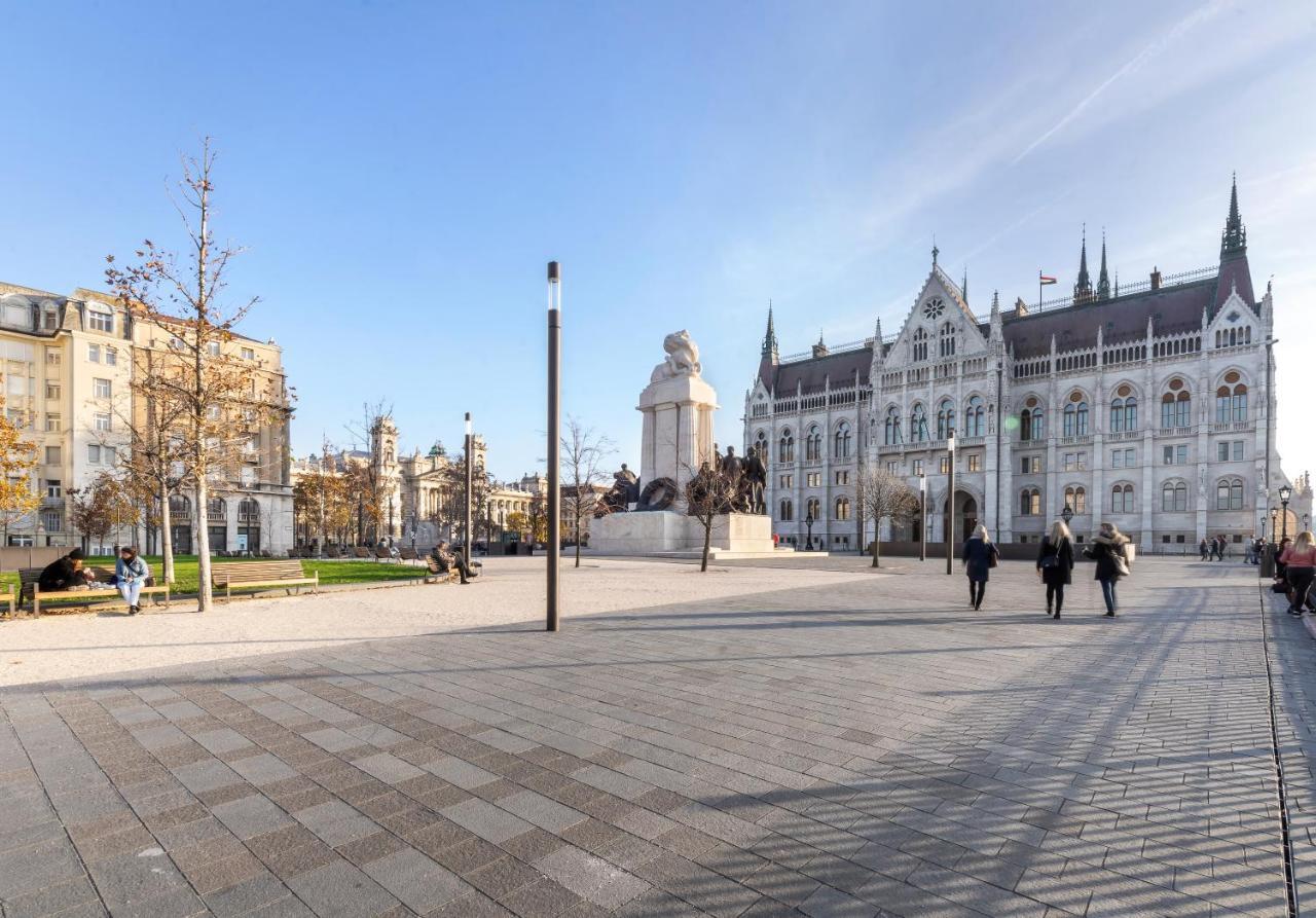 Riverbank Apartment At Parliament Budapest Exterior photo