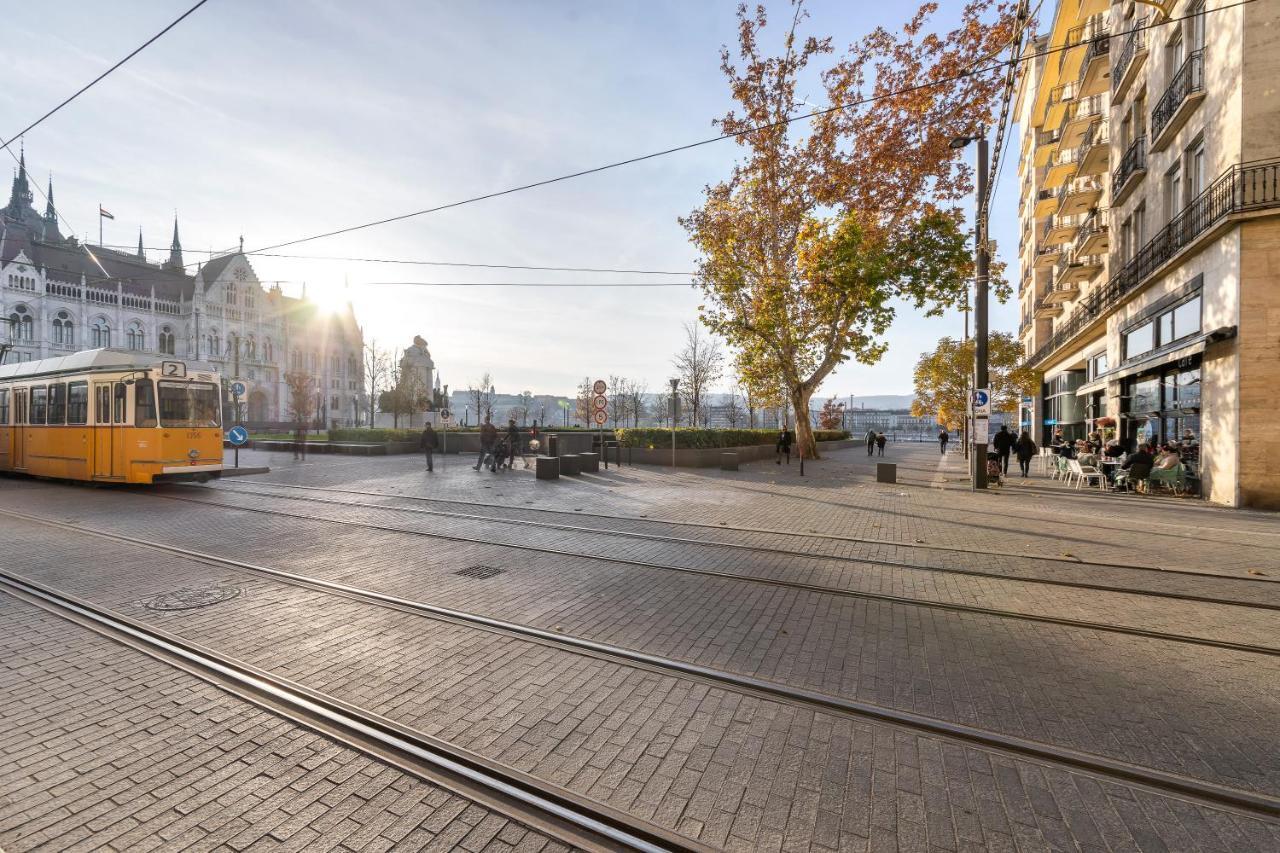 Riverbank Apartment At Parliament Budapest Exterior photo